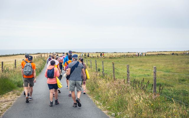 Photographie des gambadeurs parcourant la campagne normande